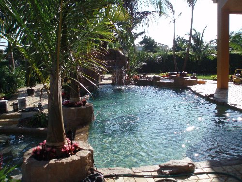 www.miamicustompoolsandspas__15_.JPG
