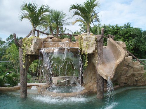 www.miamicustompoolsandspas_custom_pools__133_.JPG