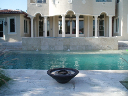 www.miamicustompoolsandspas_custom_pools__84_.JPG